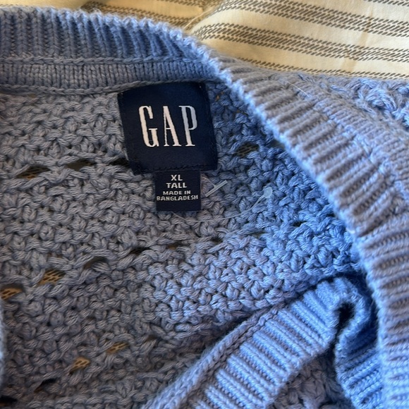 Gap Oversized 100% Cotton Sweater with side slits. Size XL tall in EUC. - Picture 4 of 6